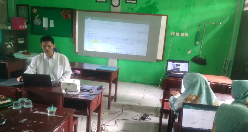 Meningkatkan Kualitas Madrasah: Pembinaan Guru MI NU Miftahul Ulum Ledug tentang EDM dan eRKAM